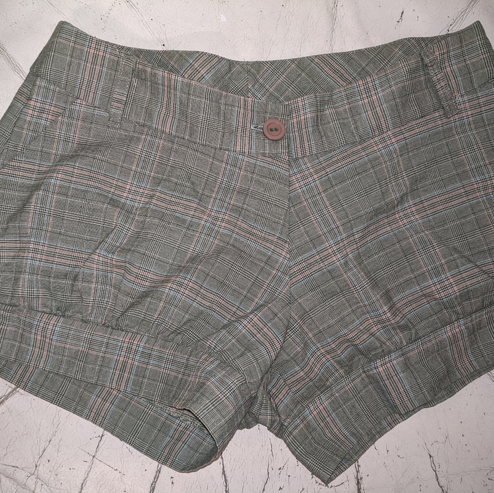 Ladie's Shorts
